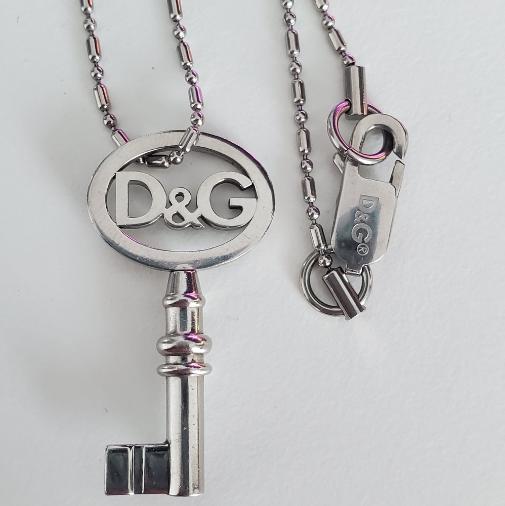 D&G authentic long chain necklace